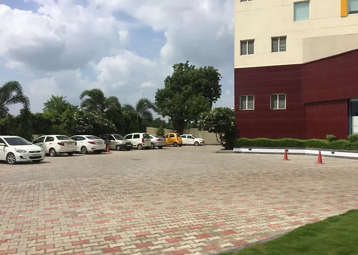 Vivanta Ahmedabad Sg Highway